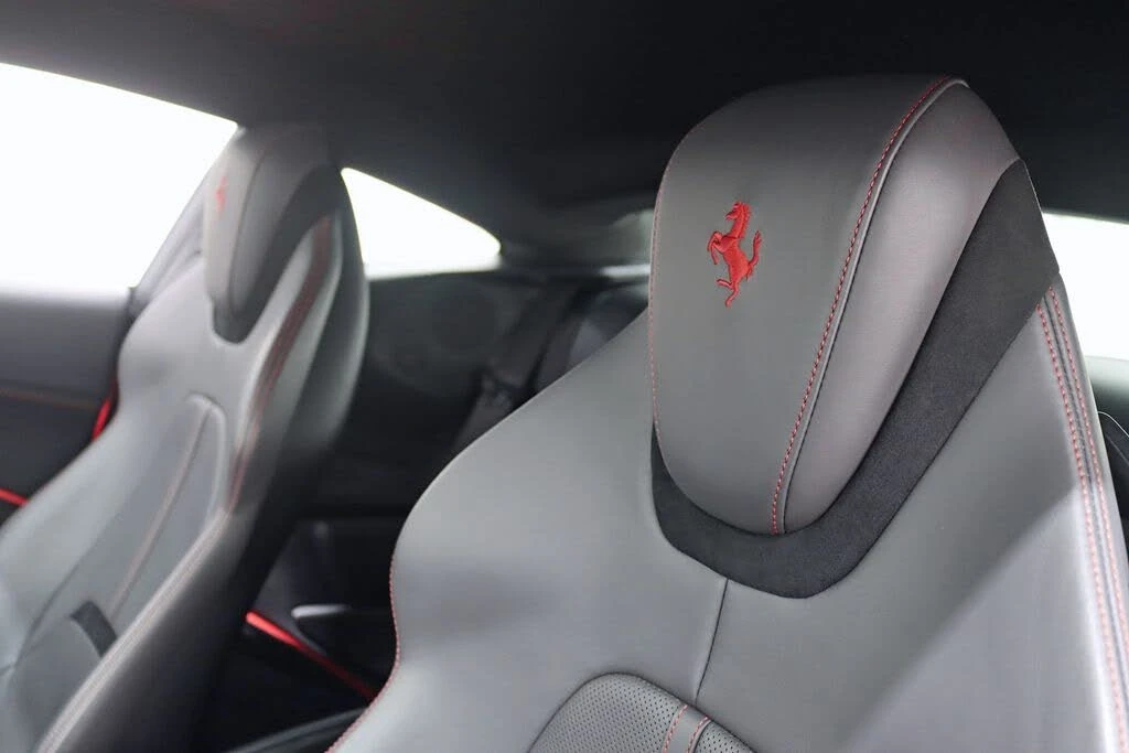 2021 Ferrari Roma - Image 29 of 31