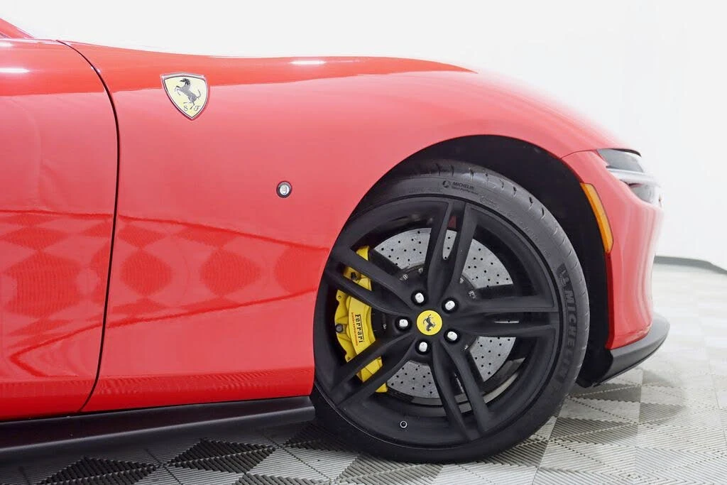 2021 Ferrari Roma - Image 14 of 31