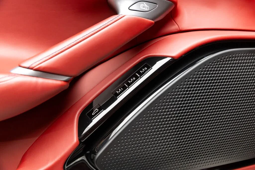 2021 Ferrari Roma - Image 28 of 31
