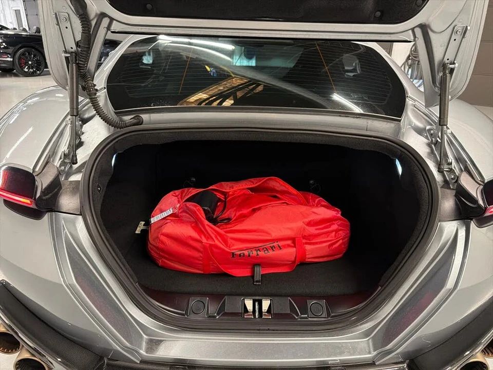 2021 Ferrari Roma - Image 28 of 31