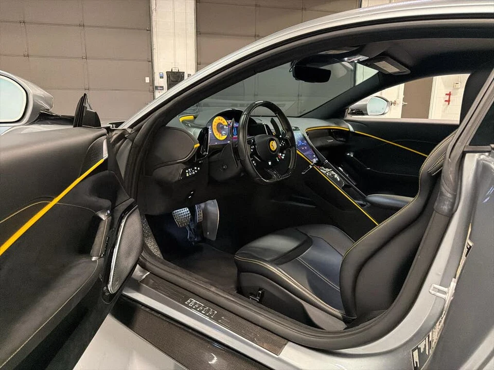 2021 Ferrari Roma - Image 27 of 31
