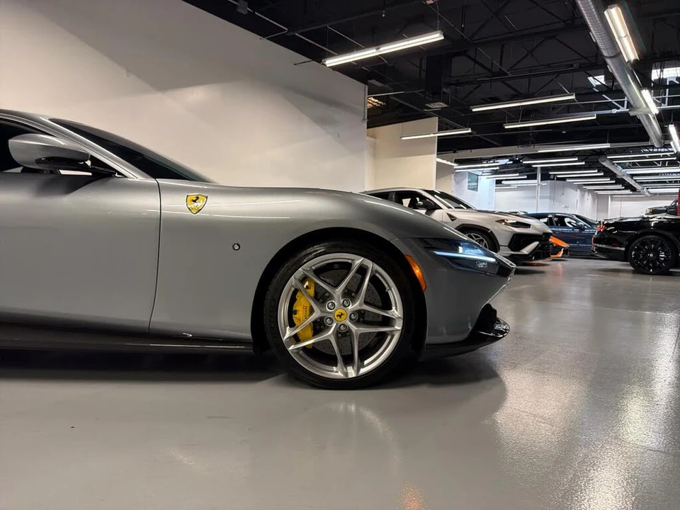 2021 Ferrari Roma - Image 11 of 31
