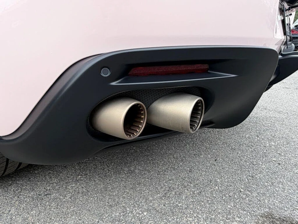 2021 Ferrari Roma - Image 18 of 31