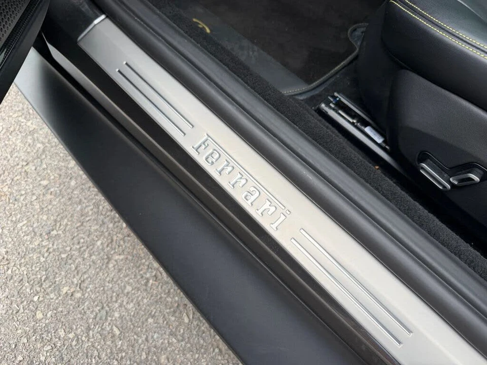 2021 Ferrari Roma - Image 25 of 31