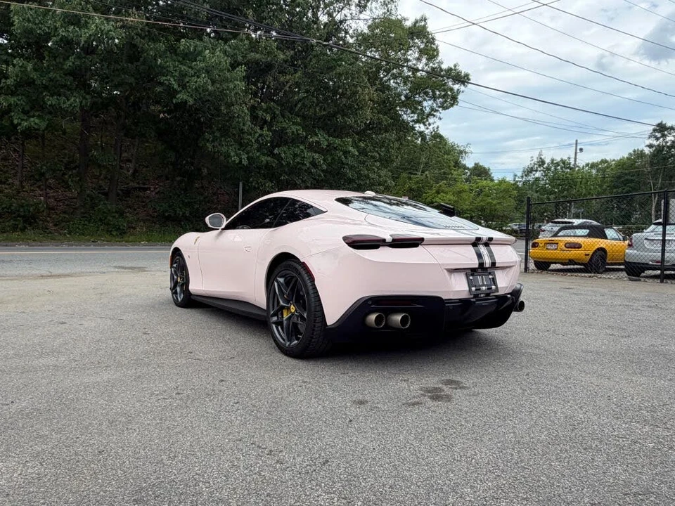 2021 Ferrari Roma - Image 12 of 31