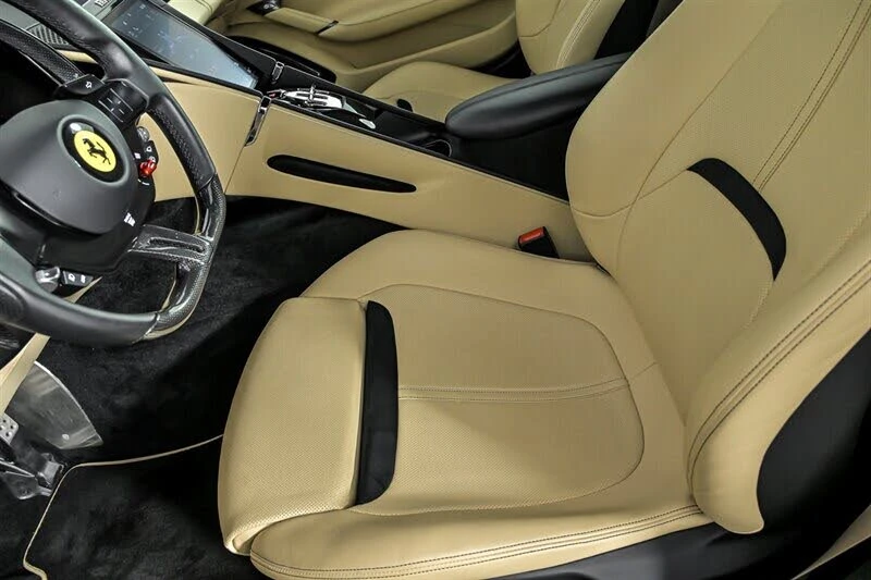 2021 Ferrari Roma - Image 22 of 31