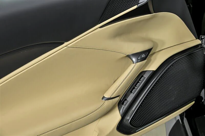 2021 Ferrari Roma - Image 19 of 31