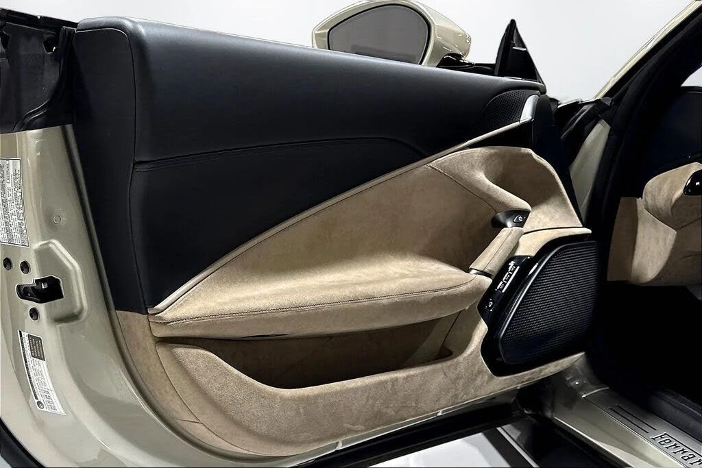 2021 Ferrari Roma - Image 18 of 31