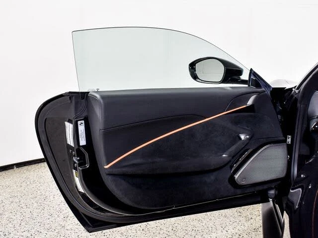 2021 Ferrari Roma - Image 22 of 31