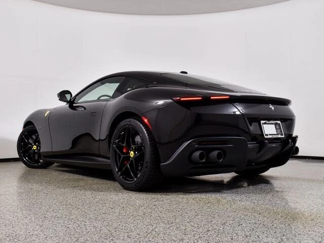 2021 Ferrari Roma - Image 17 of 31