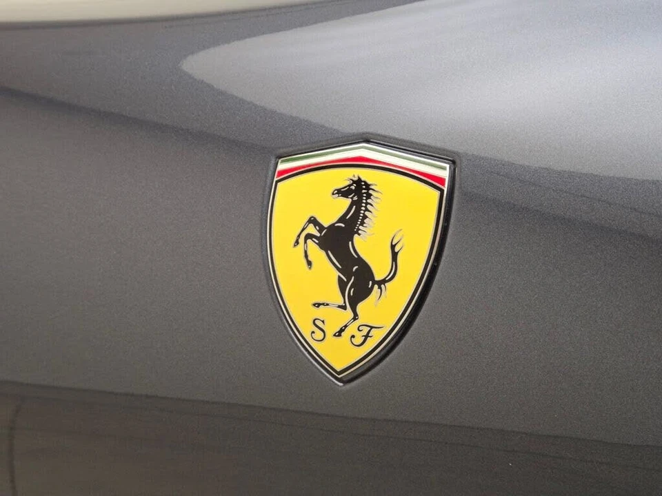 2021 Ferrari Roma - Image 16 of 31
