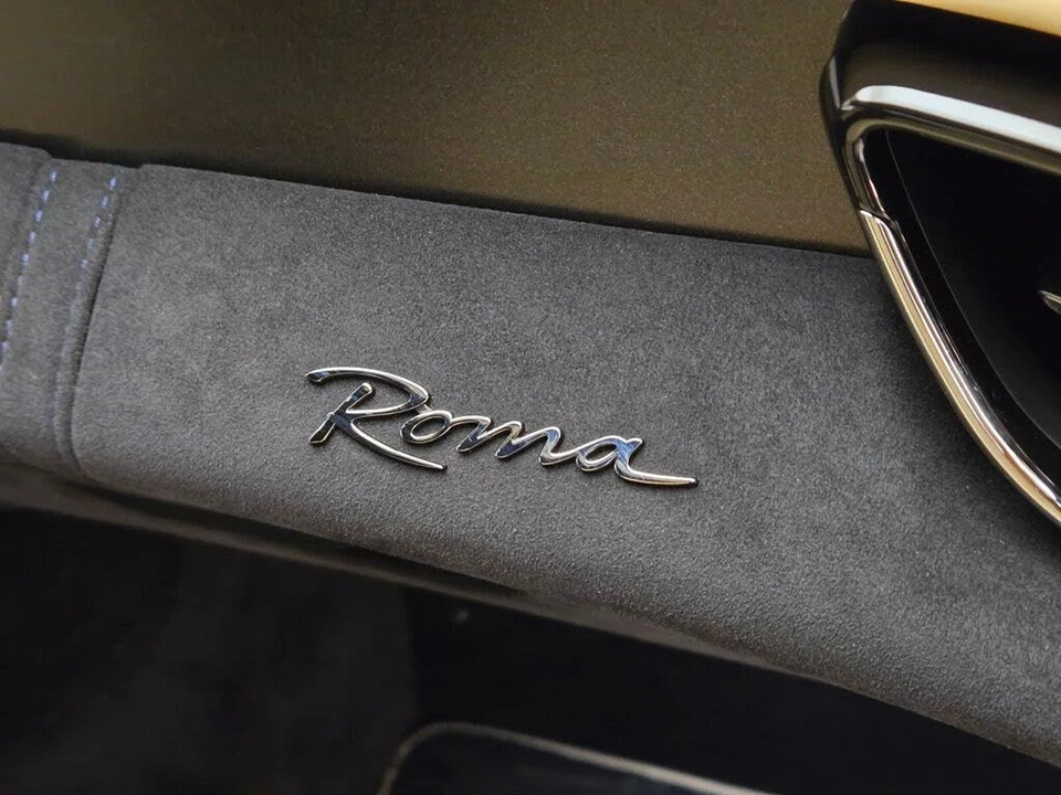 2021 Ferrari Roma - Image 27 of 31
