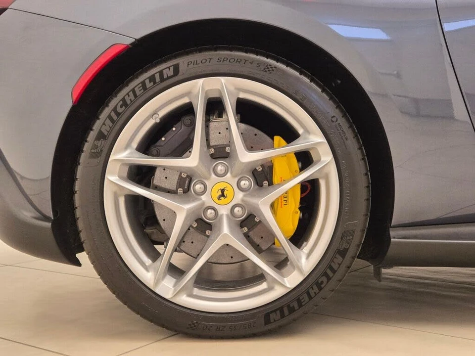 2021 Ferrari Roma - Image 7 of 31