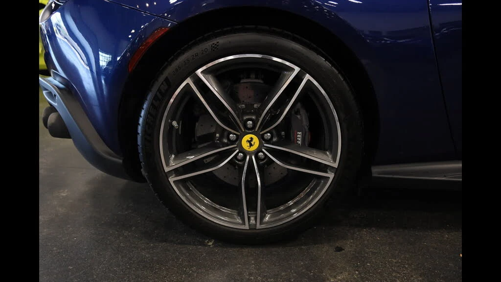 2021 Ferrari Roma - Image 12 of 31