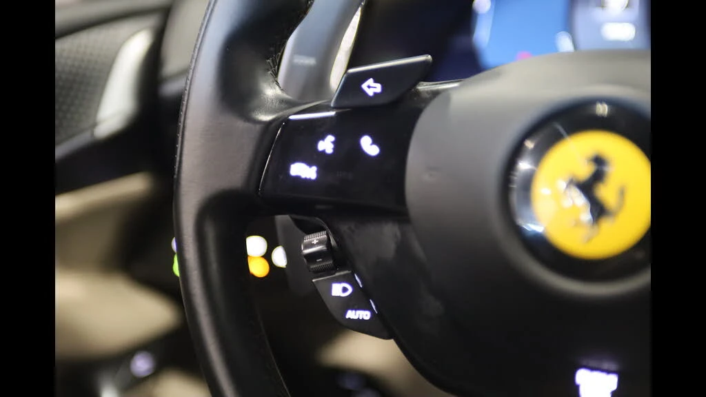 2021 Ferrari Roma - Image 25 of 31