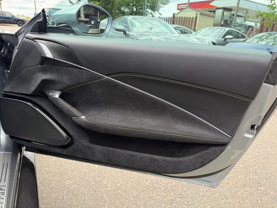 2021 Ferrari Roma - Image 25 of 30