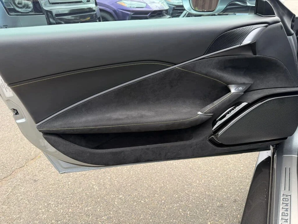 2021 Ferrari Roma - Image 16 of 30