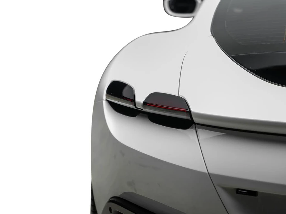 2021 Ferrari Roma - Image 14 of 31