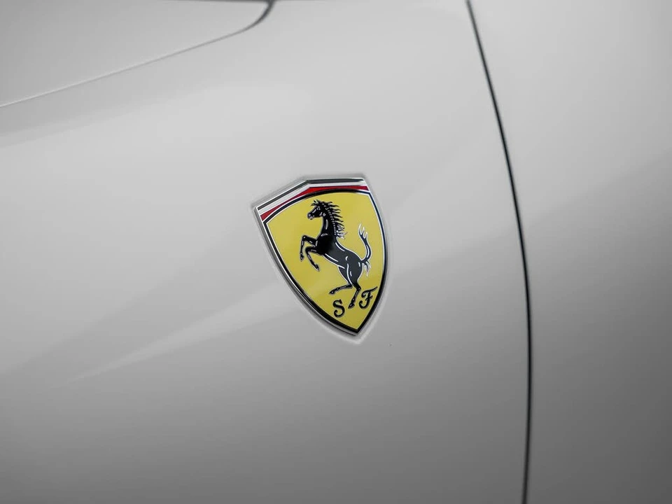 2021 Ferrari Roma - Image 26 of 31