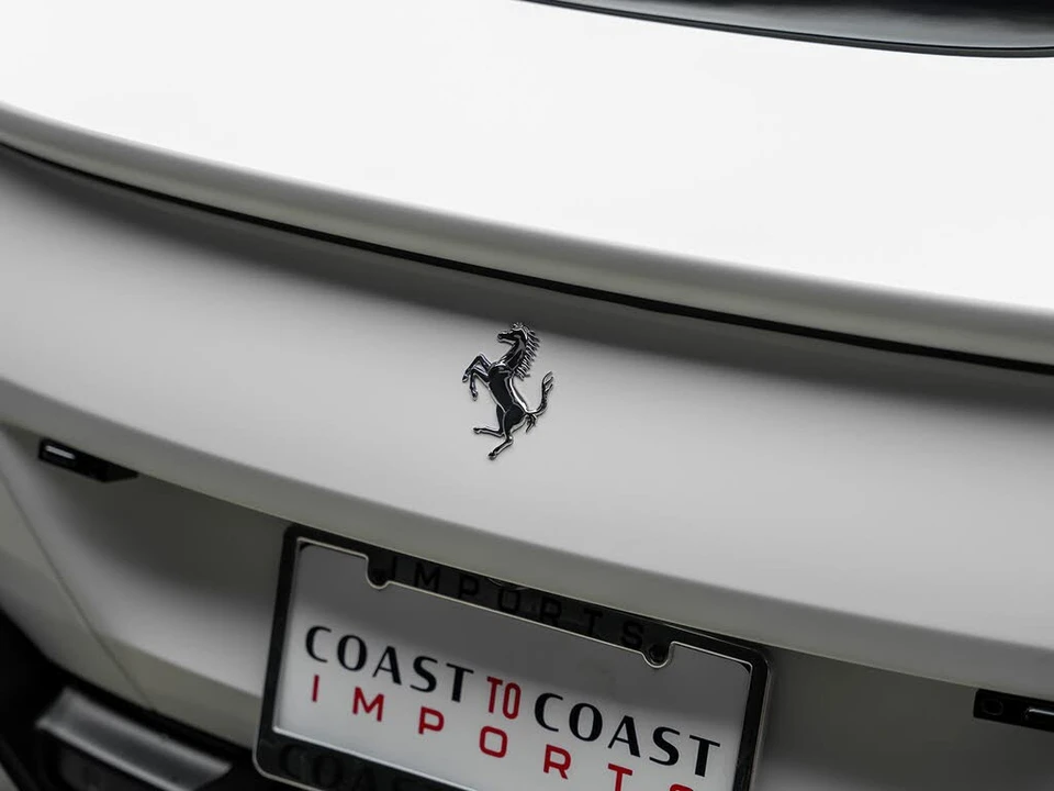 2021 Ferrari Roma - Image 16 of 31