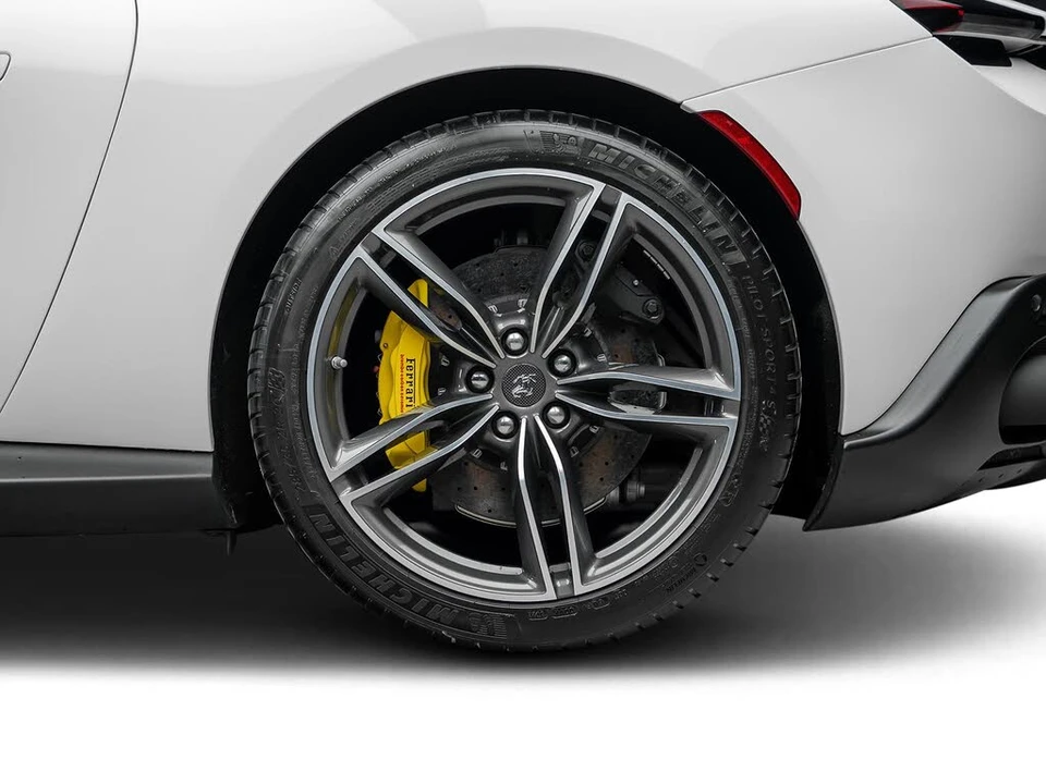 2021 Ferrari Roma - Image 24 of 31