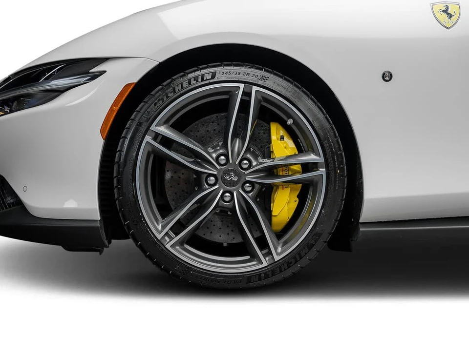 2021 Ferrari Roma - Image 22 of 31