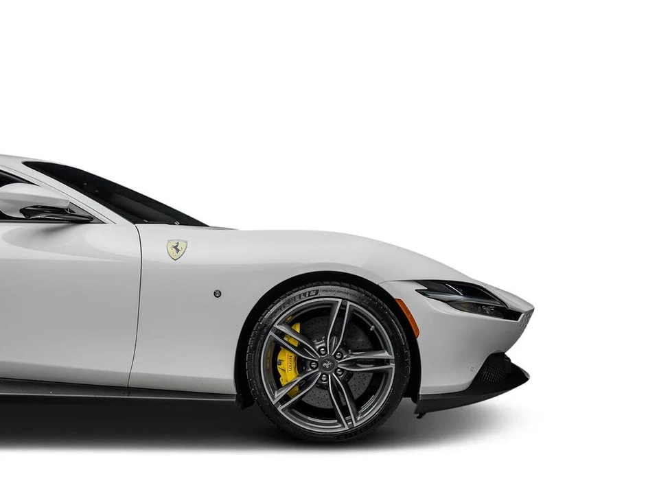 2021 Ferrari Roma - Image 28 of 31