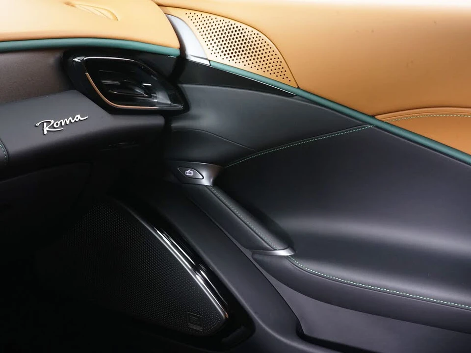 2021 Ferrari Roma - Image 23 of 27
