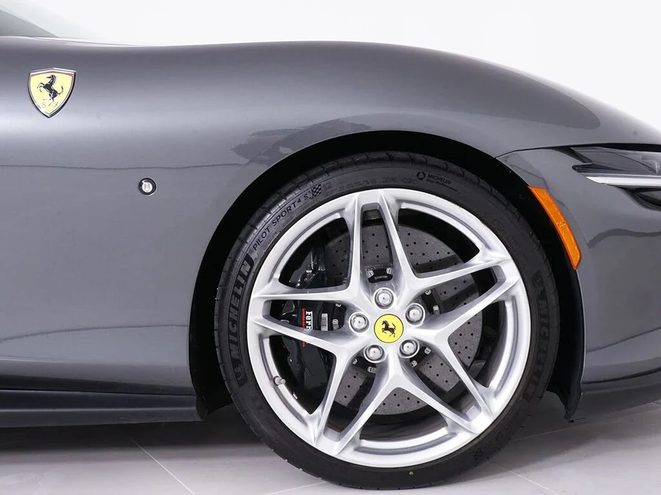 2021 Ferrari Roma - Image 16 of 27