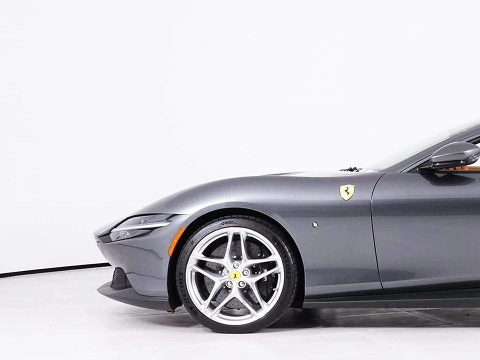 2021 Ferrari Roma - Image 12 of 27