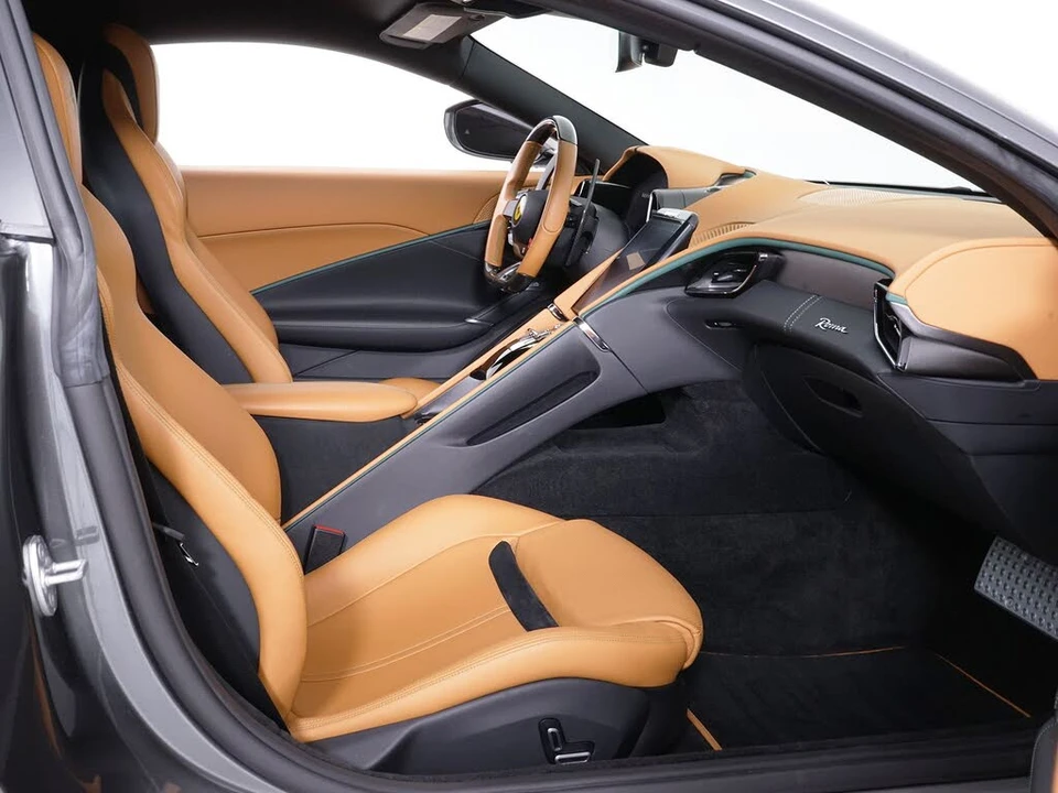 2021 Ferrari Roma - Image 25 of 27