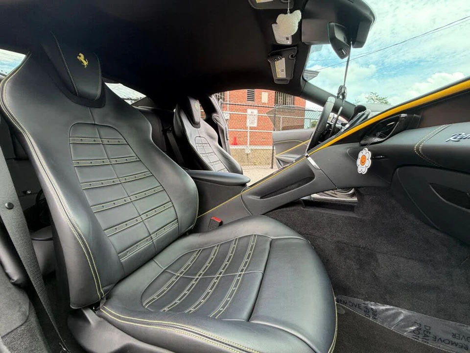 2021 Ferrari Roma - Image 23 of 31