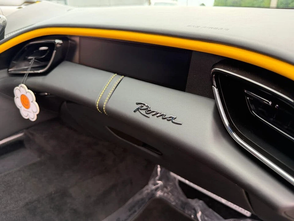 2021 Ferrari Roma - Image 24 of 31