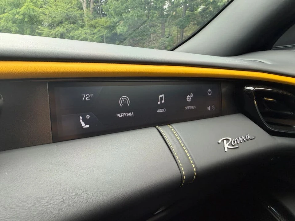 2021 Ferrari Roma - Image 27 of 31