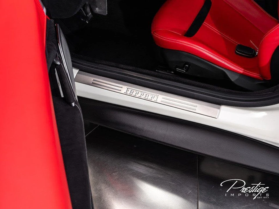 2021 Ferrari Roma - Image 21 of 31