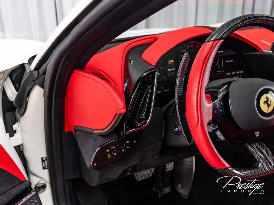 2021 Ferrari Roma - Image 25 of 31