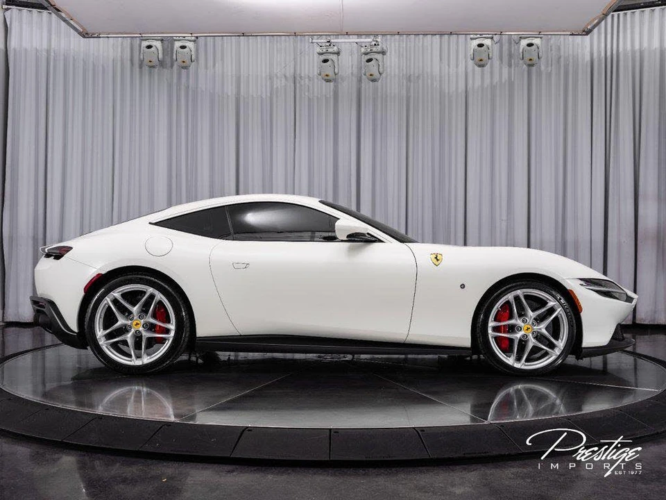 2021 Ferrari Roma - Image 14 of 31