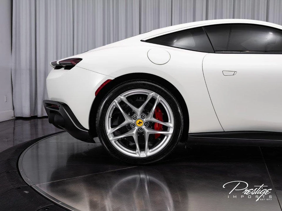 2021 Ferrari Roma - Image 15 of 31