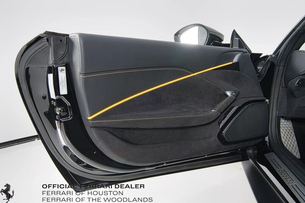 2021 Ferrari Roma - Image 21 of 31