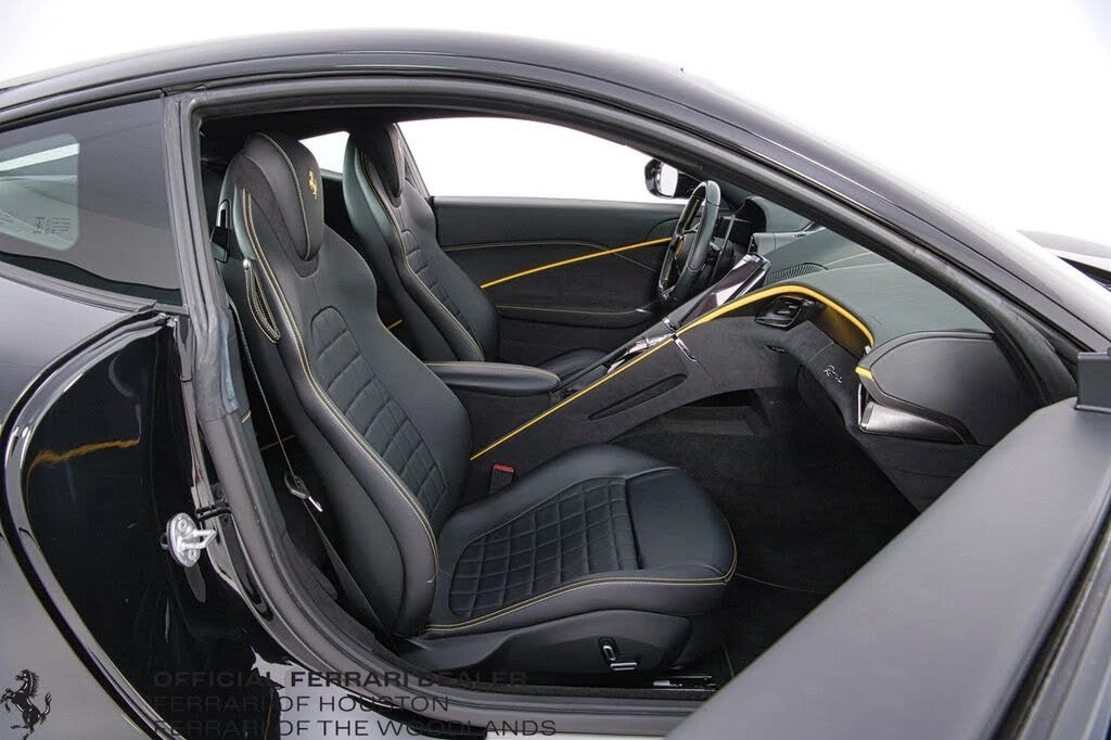 2021 Ferrari Roma - Image 13 of 31