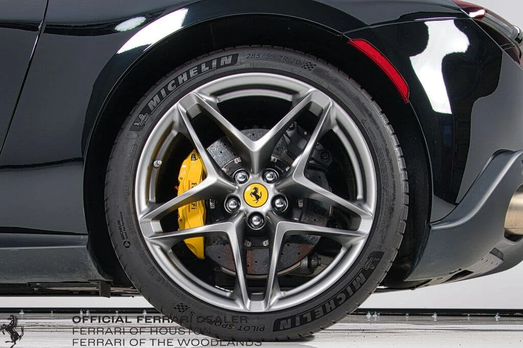 2021 Ferrari Roma - Image 18 of 31