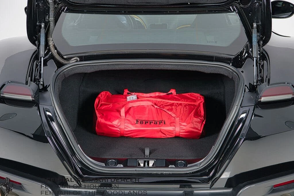 2021 Ferrari Roma - Image 28 of 31