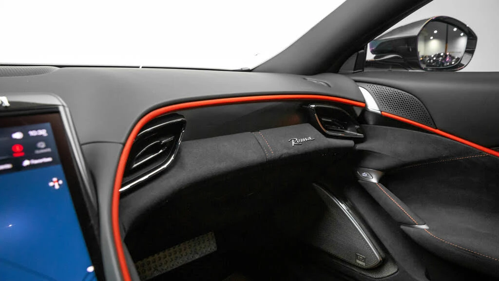 2021 Ferrari Roma - Image 27 of 31