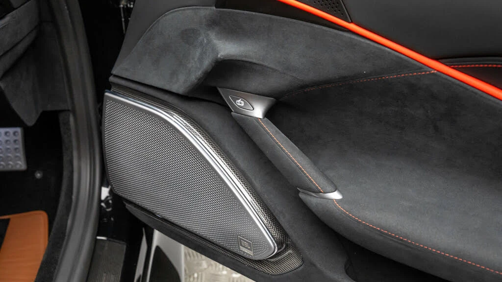 2021 Ferrari Roma - Image 29 of 31