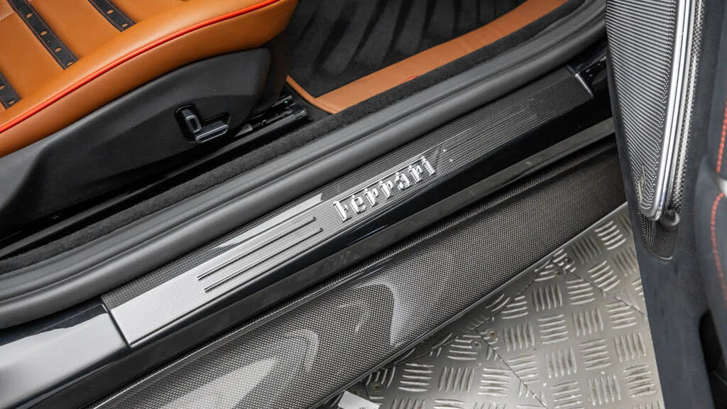 2021 Ferrari Roma - Image 30 of 31