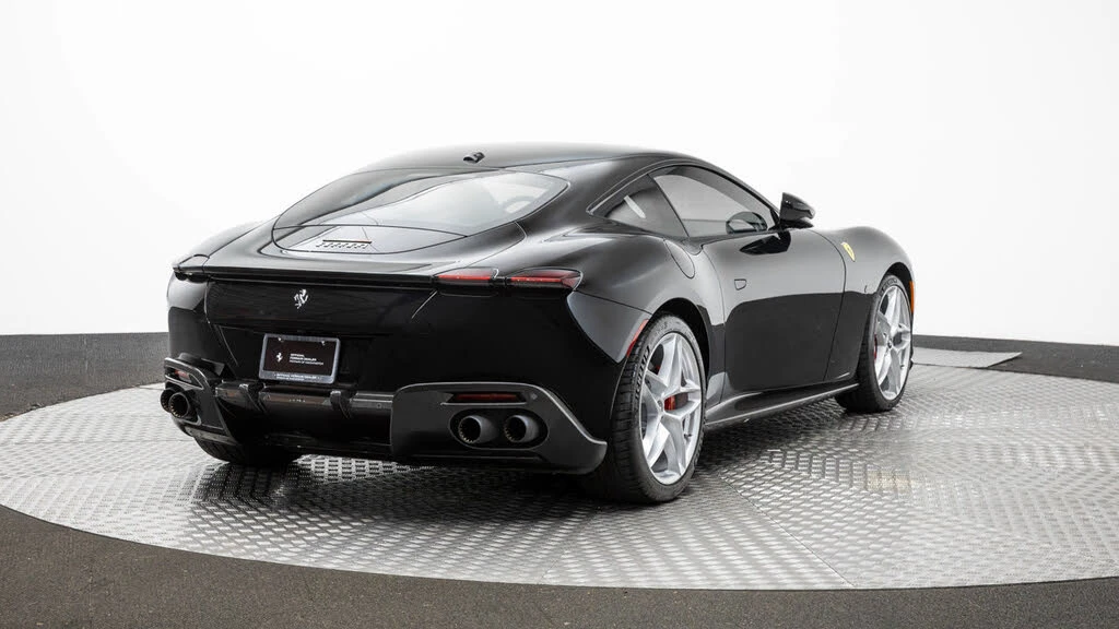 2021 Ferrari Roma - Image 7 of 31