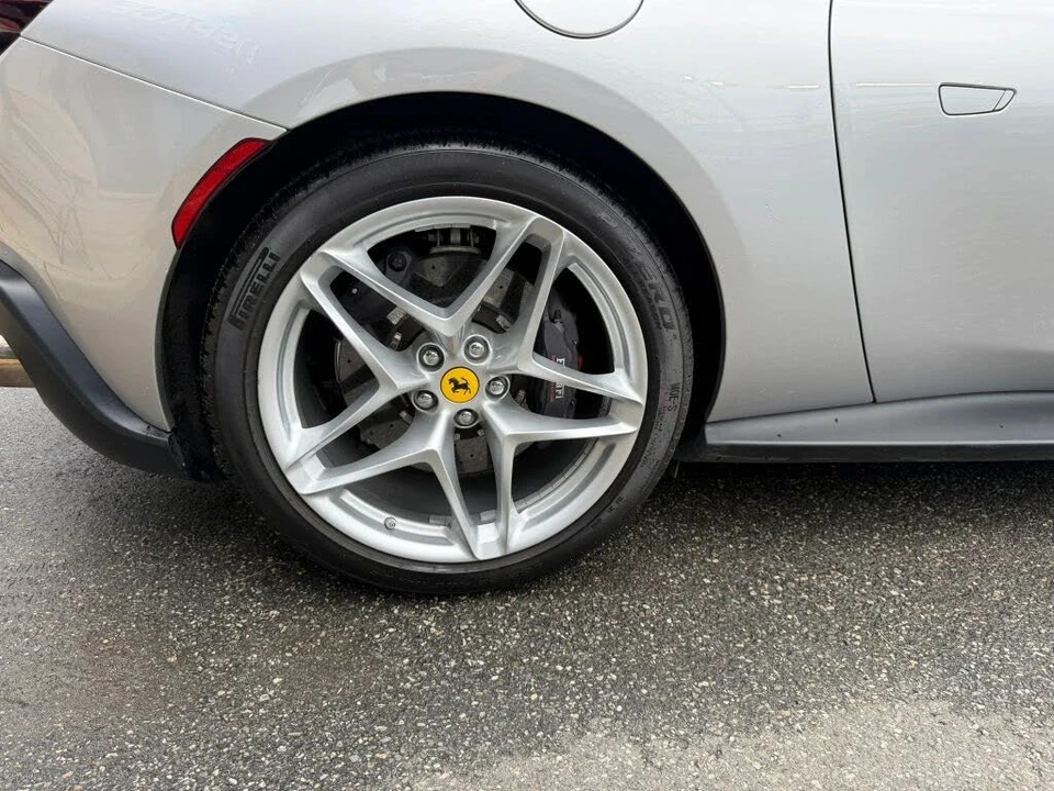 2021 Ferrari Roma - Image 13 of 31