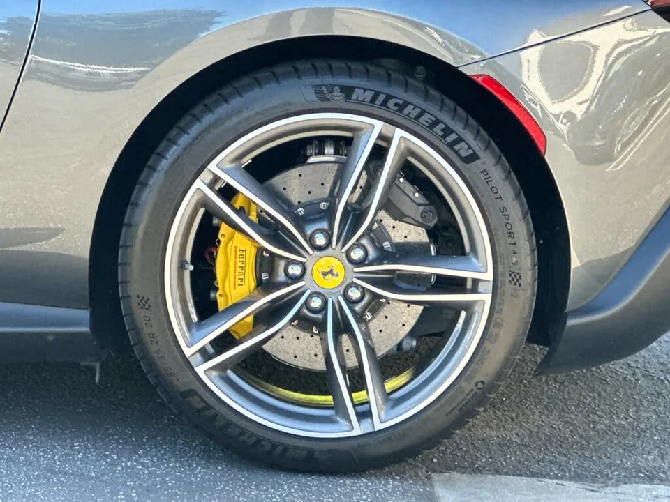 2021 Ferrari Roma - Image 27 of 30