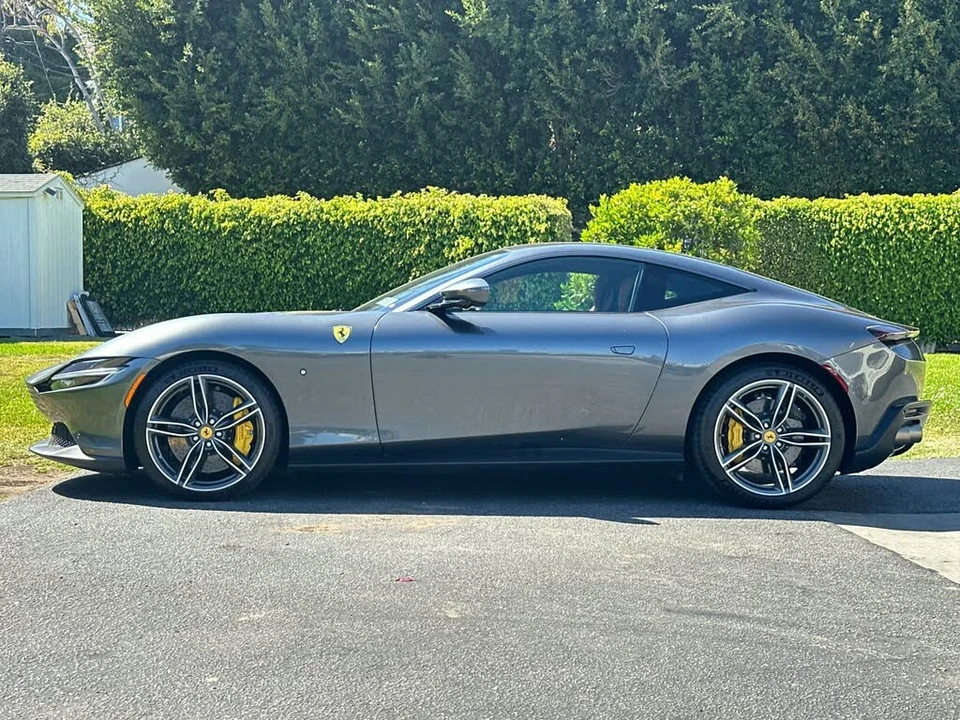 2021 Ferrari Roma - Image 2 of 30