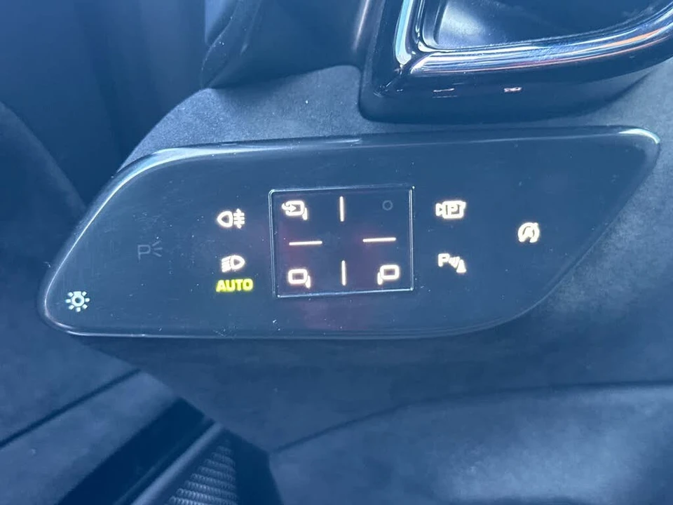 2021 Ferrari Roma - Image 26 of 30